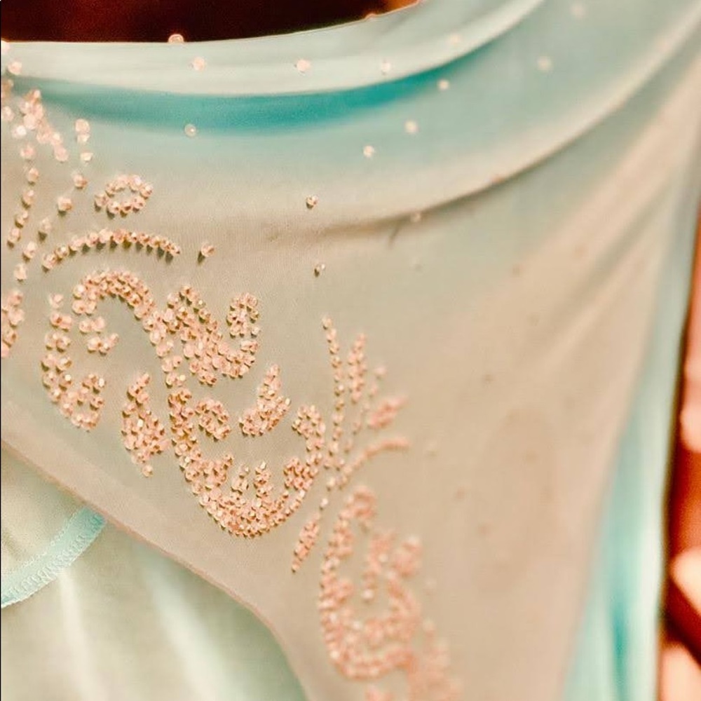 Gorgeous turquoise dress